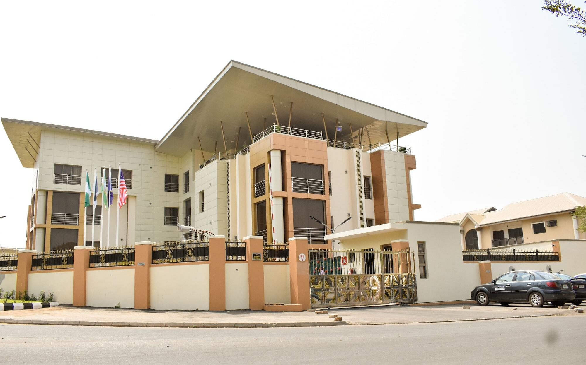 Qualibest Grand Hotels Abuja Exterior foto